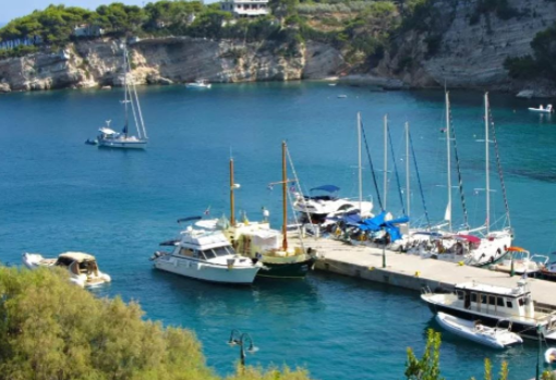 Alónissos es un lugar de gran belleza con muchos atractivos sobre y debajo del agua. / Booking