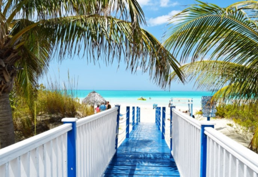 Las playas de Cuba garantizan arena fina y cristalinas aguas de color turquesa. / Juan Rojas / Unplash