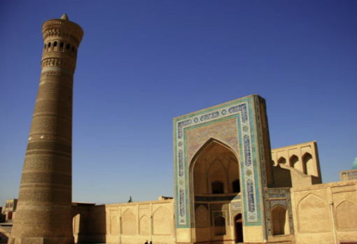 La Plaza de Registán en Samarcanda es uno de los grandes atractivos de Uzbekistán.