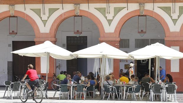 Veladores en la plaza de la Corredera