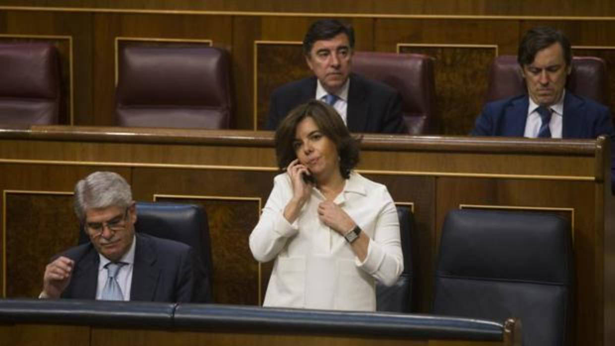 La vicepresidenta del gobierno, Soraya Sáez de Santamaría, en el Congreso de los Diputados