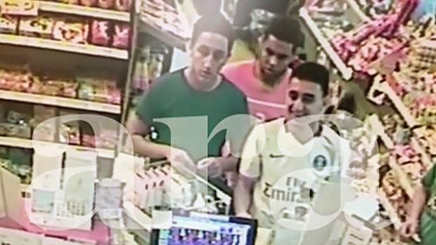 Una cámara grabó a los terroristas del atentado de Barcelona comprando en una gasolinera