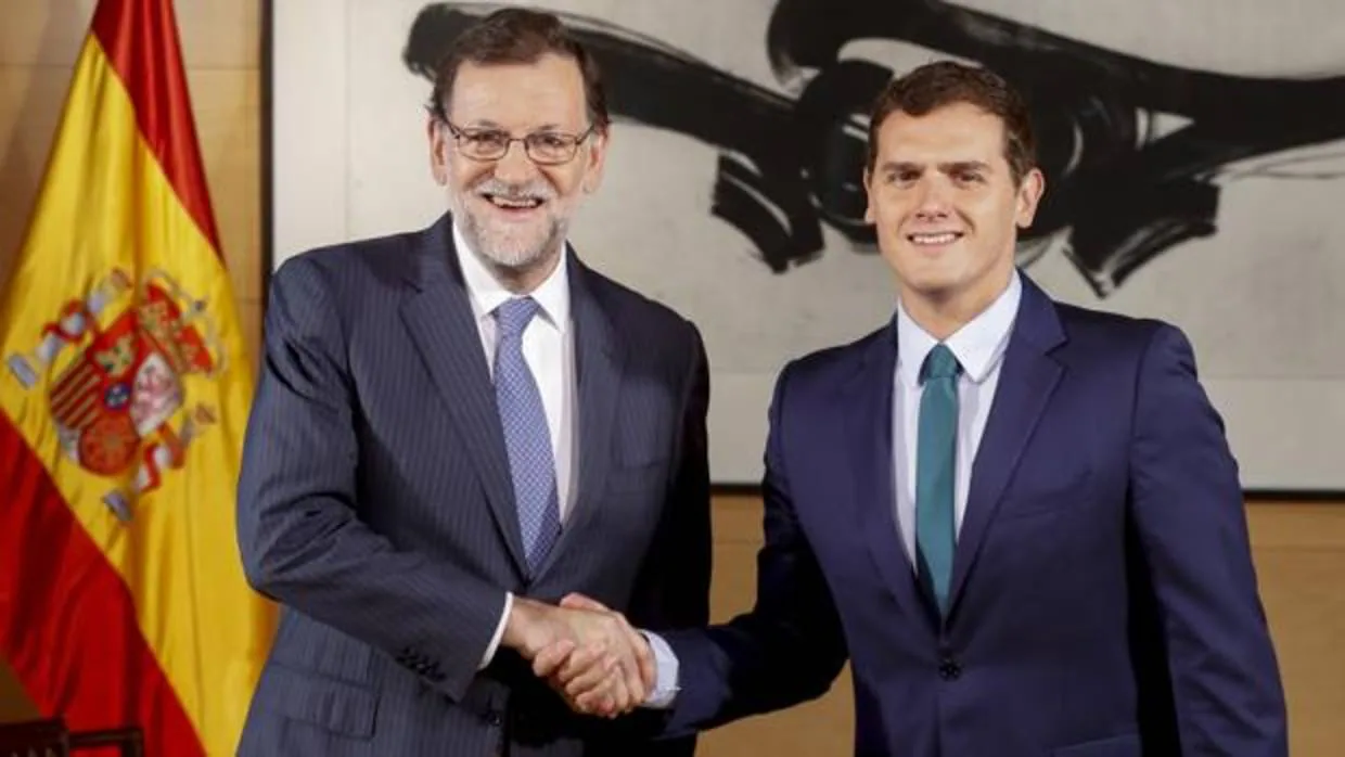 Mariano Rajoy en un encuentro con el líder de Ciudadanos, Albert Rivera
