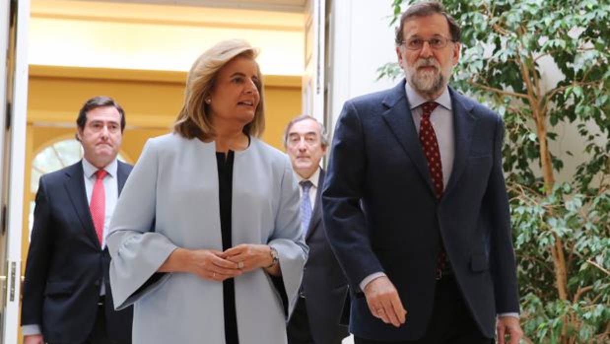 Fátima Báñez y Mariano Rajoy, el día de la firma del acuerdo por el nuevo salario mínimo interprofesional