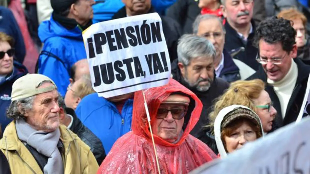 En España la edad de jubilación no sólo está muy por debajo de la edad legal (67 años), también lo está de la clásica (65 años)
