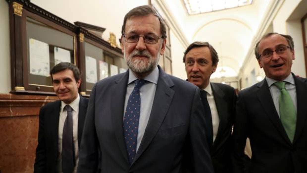 Rajoy, a su salida del Congreso de los Diputados