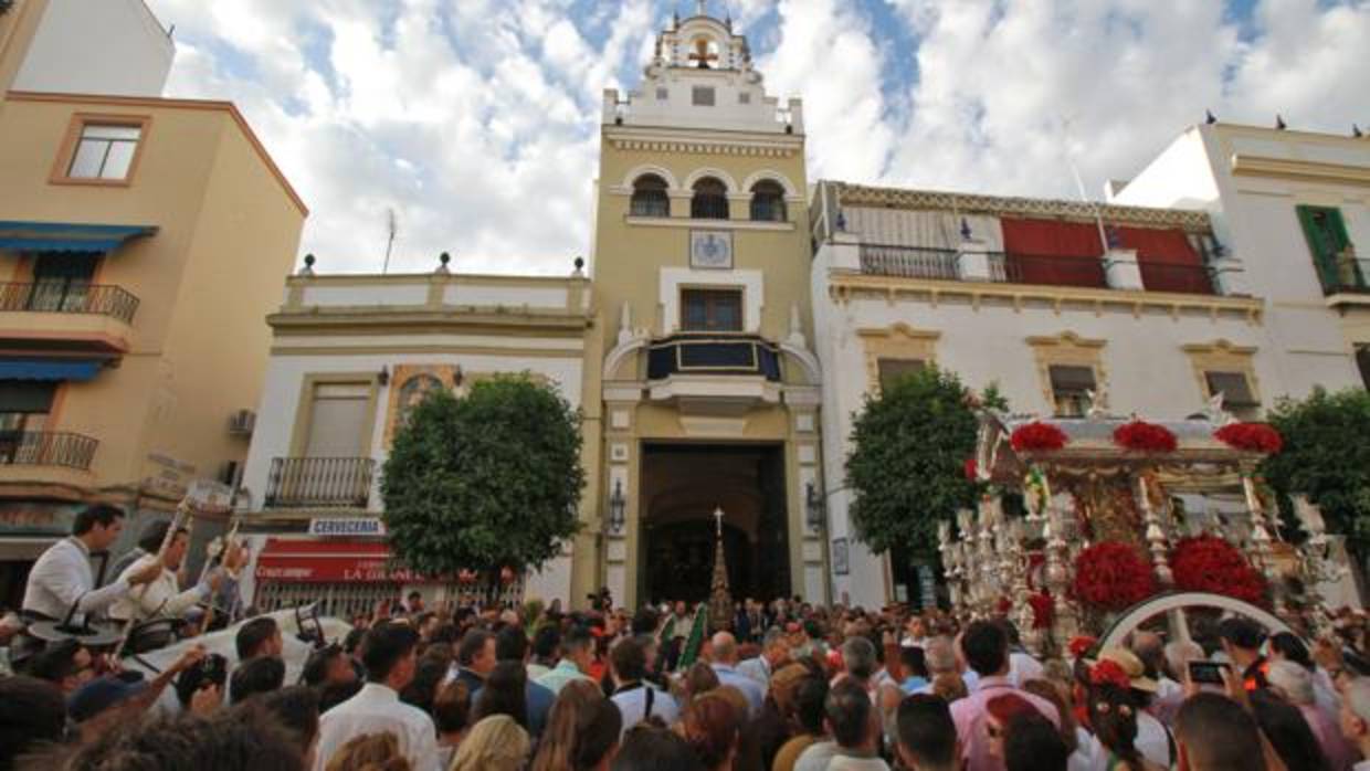 Salida de la Hermandad del Rocío de Triana.