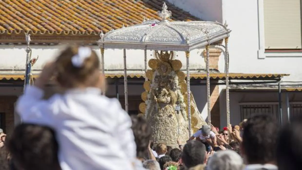 Salida procesional de la Virgen del Rocío