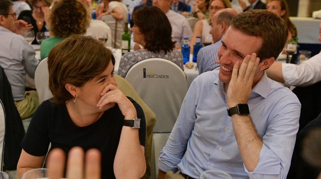 Soraya Sáenz de Santamaría y Pablo Casado en la cena del Partido Popular