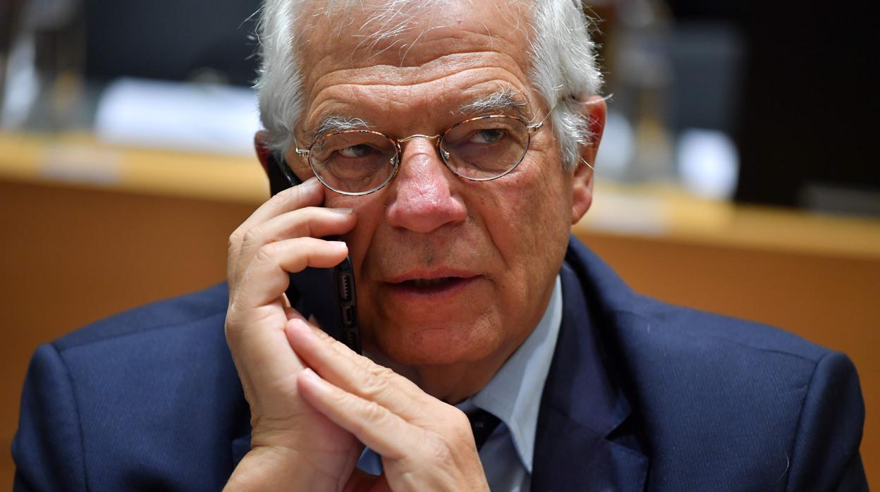 El ministro de Asuntos Exteriores, Josep Borrell, durante la cumbre europea en Bruselas