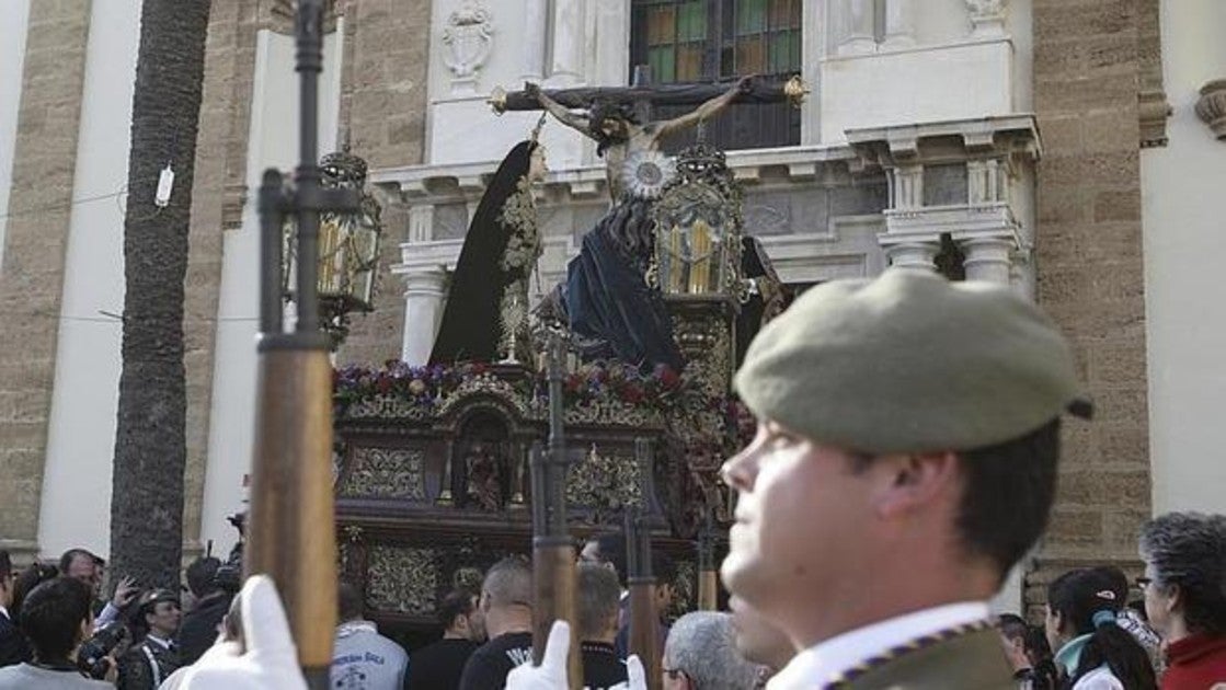 Los males de la Semana Santa: todo por una vara