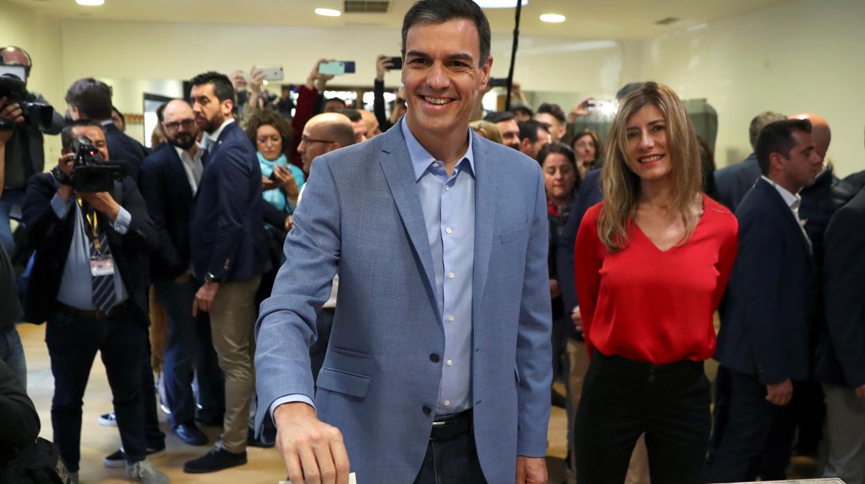 Pedro Sánchez ha sido el primer candidato en votar