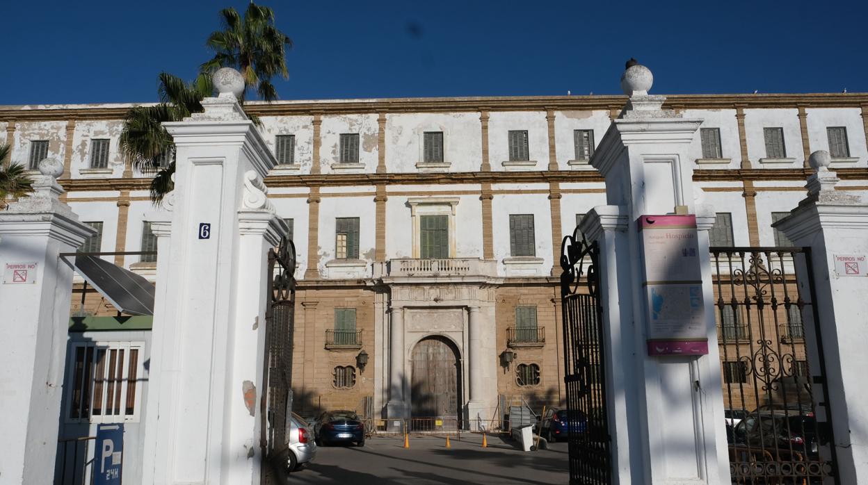 El edificio Valcárcel, uno de los que ha sufrido la parálisis de los últimos años