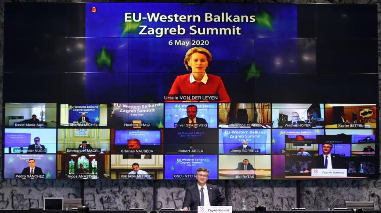 Videoconferencia de la presidenta de la Comisión Europea Ursula von der Leyen con varios de los jefes de estado de los países miembros de la UE