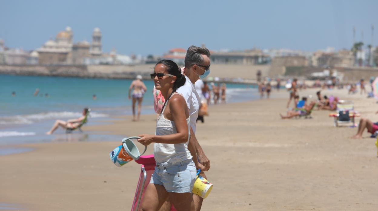 Usar mascarilla, incluso en la playa, es obligatorio desde el pasado miércoles.