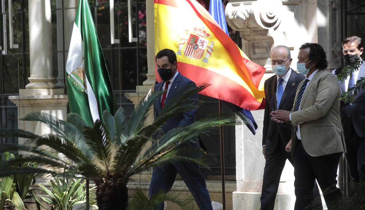 Reunión de alcaldes andaluces con Juanma Moreno