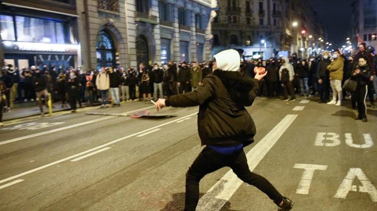 Noche de disturbios en Barcelona.