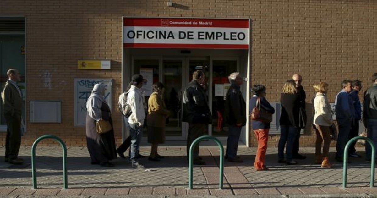 María Velasco: Carta de una joven sin empleo: «Mi carrera profesional se ha visto truncada varias veces, ahora por la pandemia»