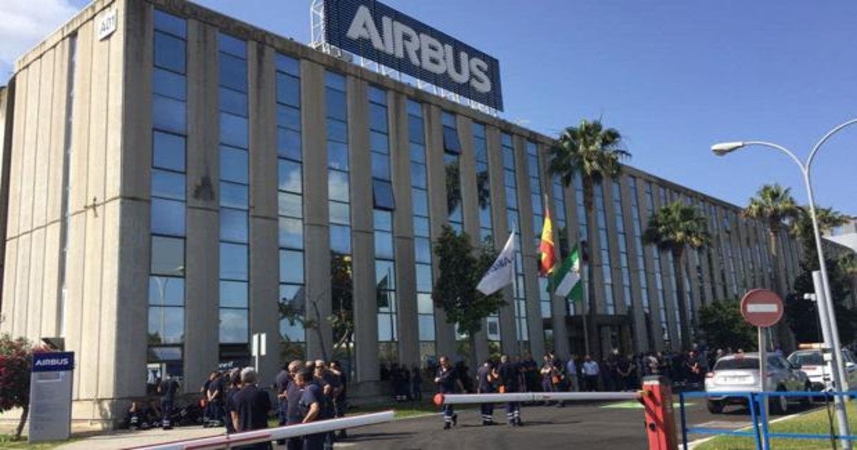 Protesta de trabajadores en la planta de Airbus de Puerto Real.