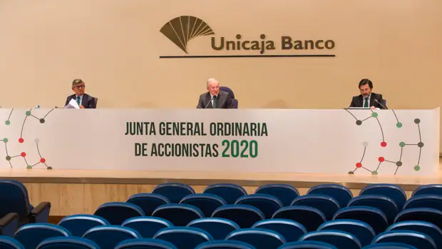 Unicaja y Liberbank, al borde de anunciar la fusión tras el acuerdo sobre la estructura de poder del nuevo banco