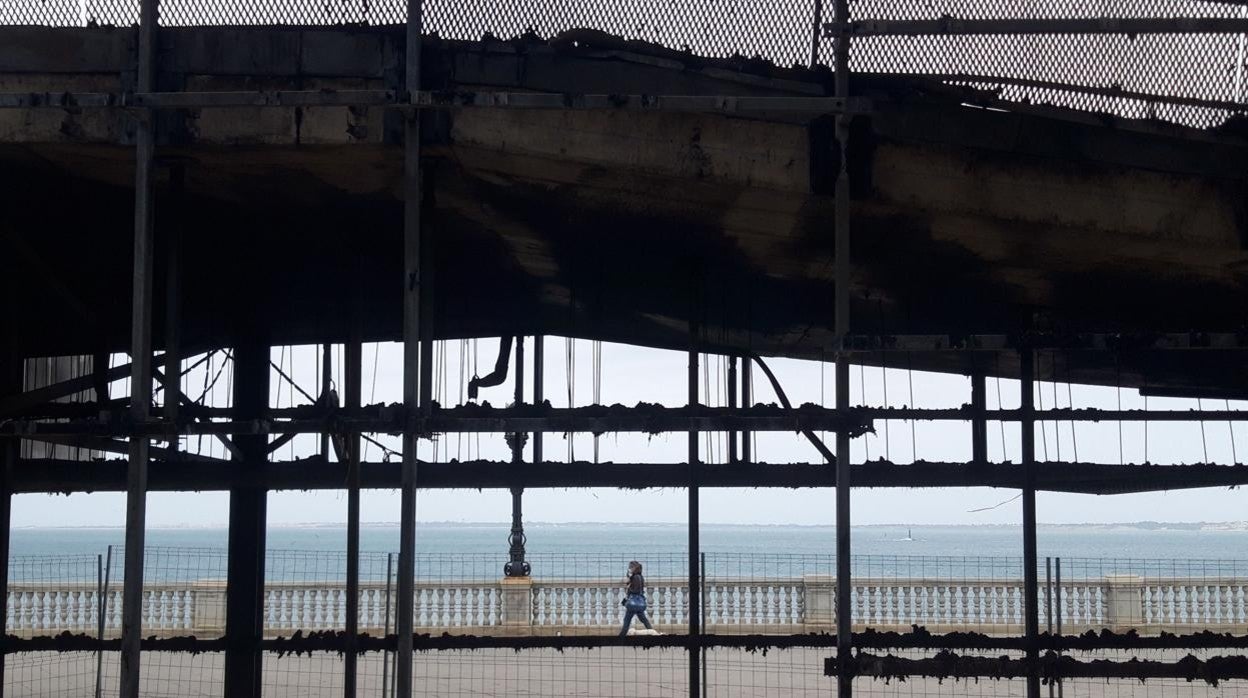 José María Esteban: Las modernas pérgolas de Cádiz