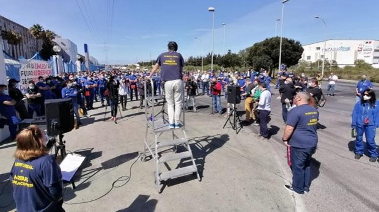 La Voz de Cádiz: El conflicto de airbus no termina aquí