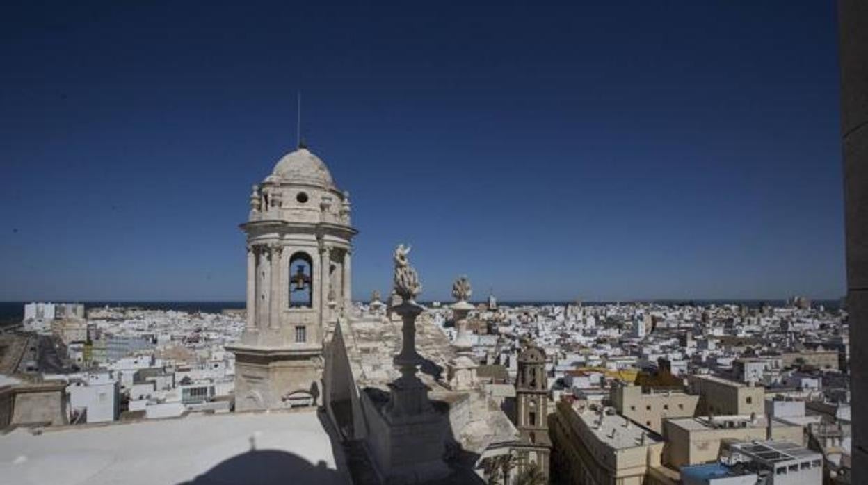 La Voz de Cádiz: Un equilibrio necesario en el casco histórico