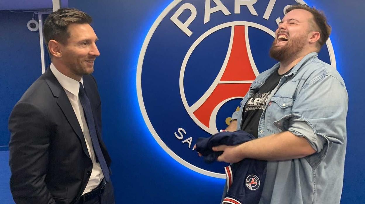 Leo Messi e Ibai Llanos, en la presentación del nuevo jugador del Paris Saint Germain.