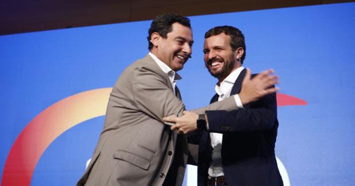 Juanma Moreno y Pablo Casado.