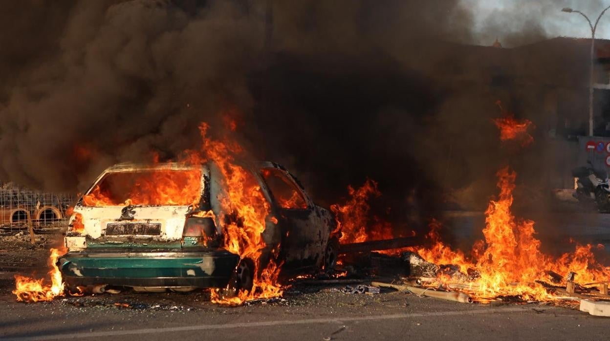 La Voz de Cádiz: Las barricadas se apagan, la melancolía se queda