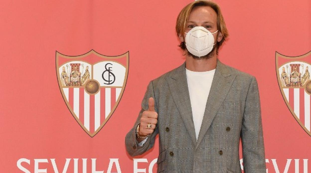 Rakitic, a su llegada a Sevilla