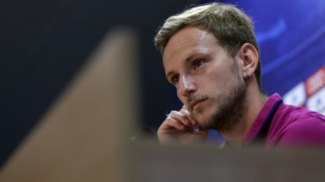 Ivan Rakitic, en la sala de prensa de la ciudad deportiva del Barcelona