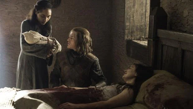 Ned Stark y su hermana en una imagen de la sexta temporada