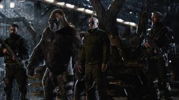 La terrible amenaza de los simios en el nuevo avance de «La guerra del planeta de los simios»