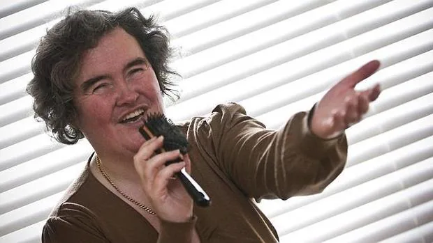 Susan Boyle, atacada por 15 jóvenes al grito de «fea y bestia»