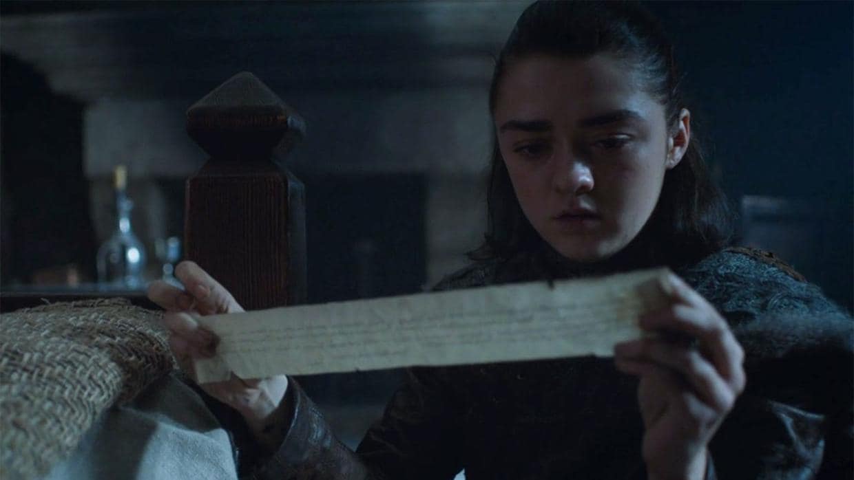 Arya, leyendo la carta