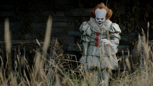 Así es «El club de medianoche», la nueva película de terror que prepara el creador de It y Annabelle