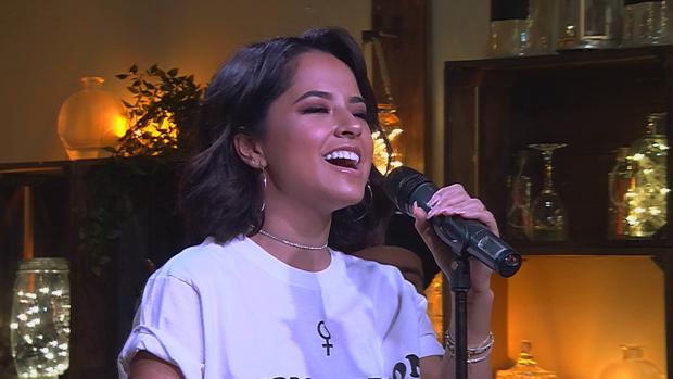 Los consejos amorosos de Becky G a dos comensales de «First Dates»