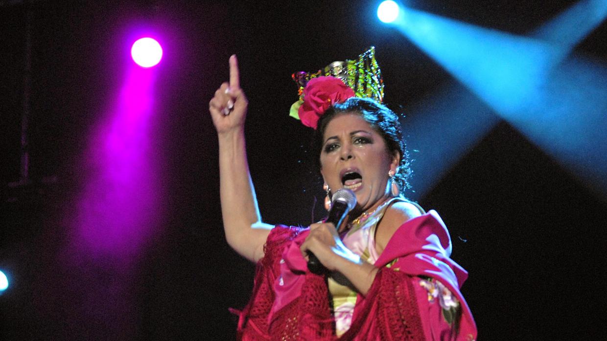 Isabel Pantoja, durante un concierto