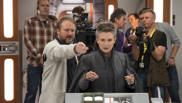 Rian Johnson: «Hacer Star Wars pensando en los fans habría sido la muerte»