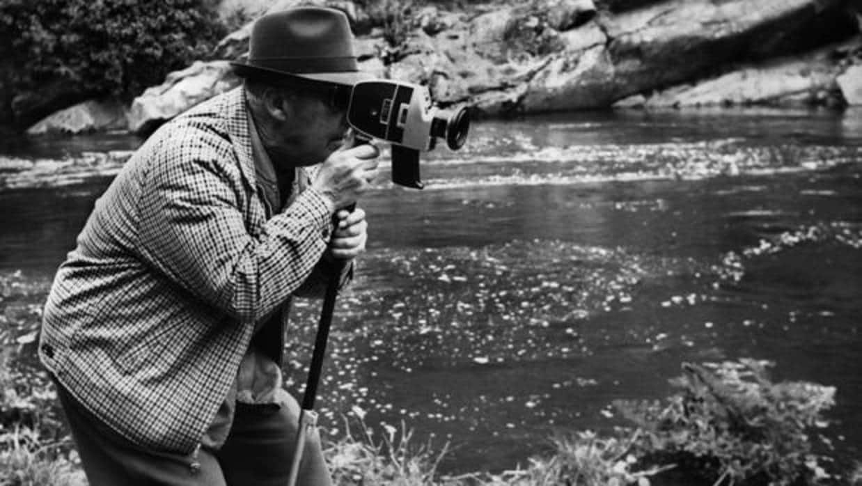 En 1968, en Ribadeo, Franco grabó unas jornadas de pesca. Desde la guerra en África ya hacía uso de sus propias cámaras