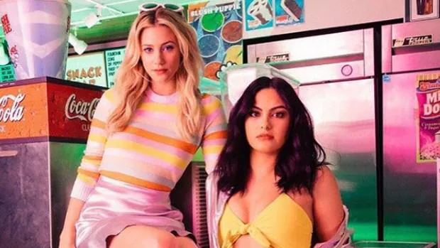 Dos actrices de «Riverdale» estallan contra una revista por manipular sus  cuerpos