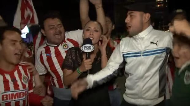 La aplaudida reacción de una reportera de Fox Sports tras ser manoseada «varias veces» en directo