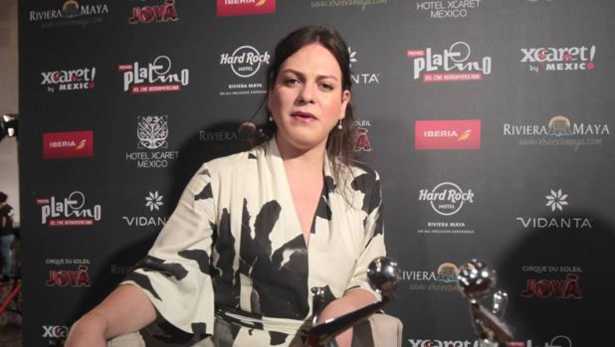 Daniela Vega posa en la sesión de fotos de los Premios Platino