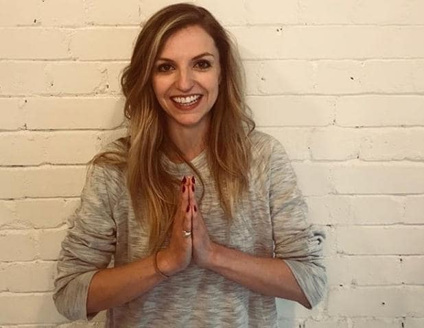 Una actriz de «Vikingos» y «Harry Potter» se queda sin trabajo y se hace profesora de yoga