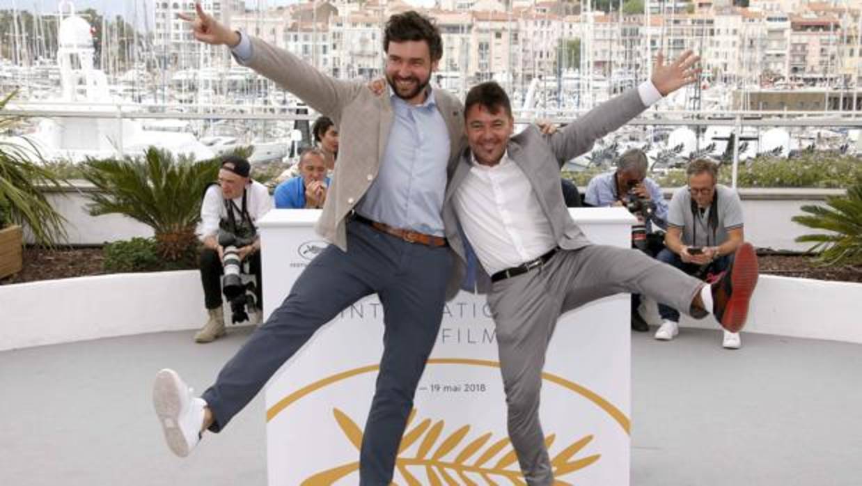 Raúl de la Fuente y Damian Nenow, directores de «Un día más con vida», en Cannes
