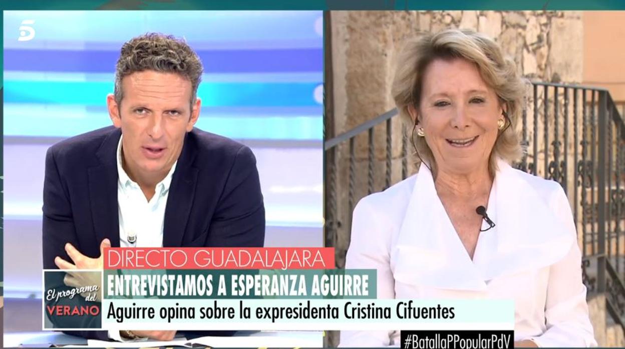 Joaquín Prats charla con Esperanza Aguirre en «El programa del verano», en Telecinco