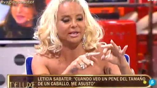 Leticia Sabater hablando de su operación en «Sálvame Deluxe»