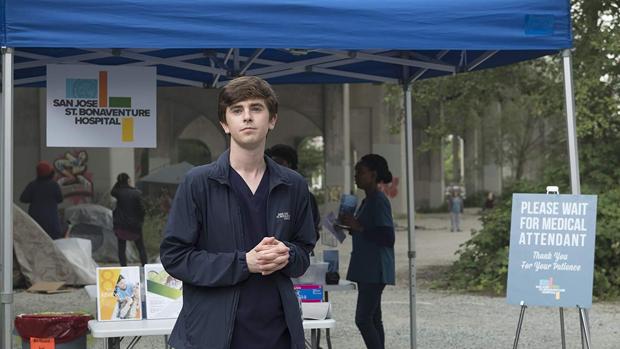 Los motivos para elegir esta noche «The Good Doctor» u «Operación Triunfo»