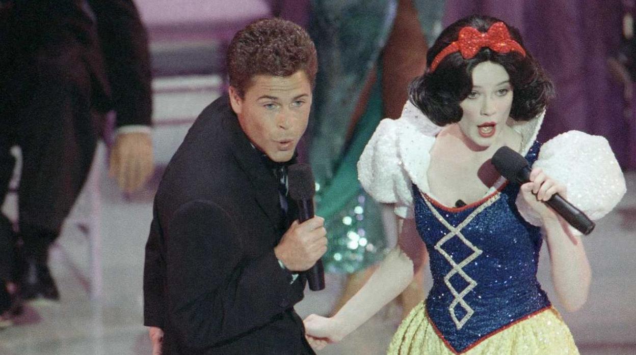 Actuación inaugural de la gala de los Oscar de 1989, con Rob Lowe y Blancanieves